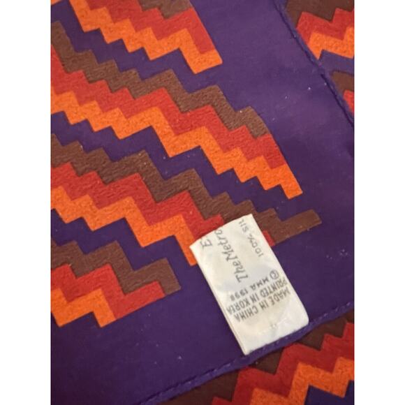 Metropolitan Museum Of Art Silk Scarf Luxury Designer Art To Wear Retro MCM - Picture 4 of 6